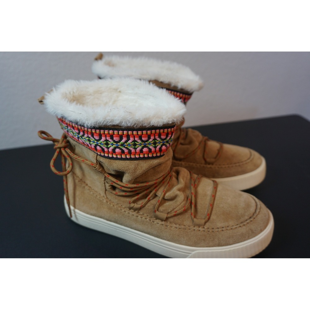 TOMS Alpine Tan Suede Faux Fur Lined Embroidered Trim Winter Boots 8.5 10010904